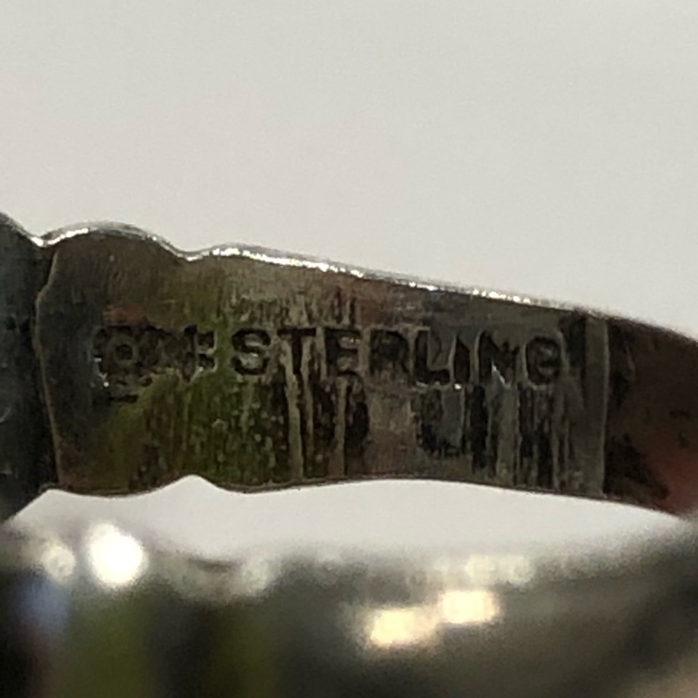 Silver and Turquoise Vintage Ring sz 8 Southwestern Design Marked Unique Style - Picture 13 of 16